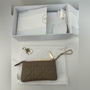 LADY DIOR ZIPPED KEY CASE 
HAZELNUT CANNAGE LAMBSKIN